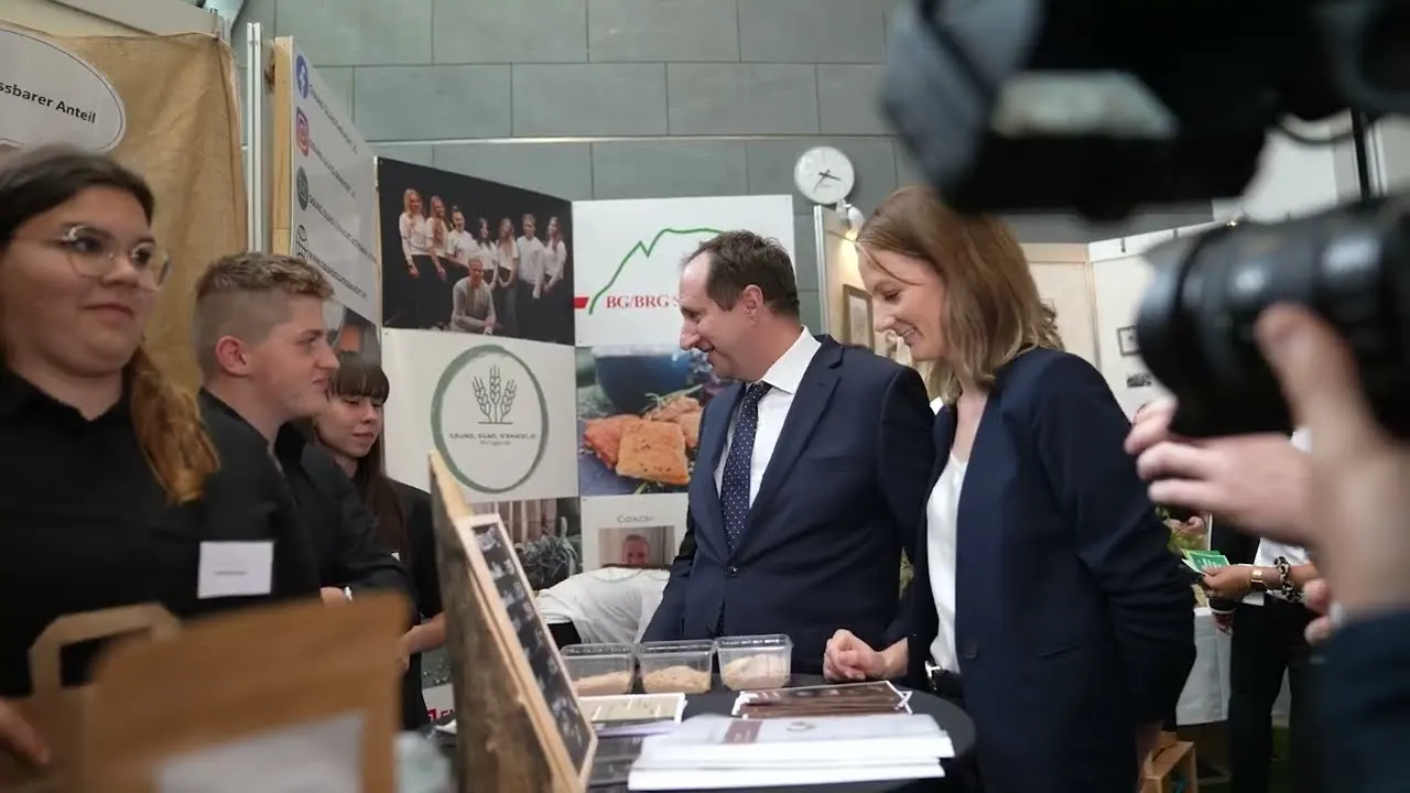 Vorschaubild: Junior Österreichwettbewerb 2023 - Impression Video